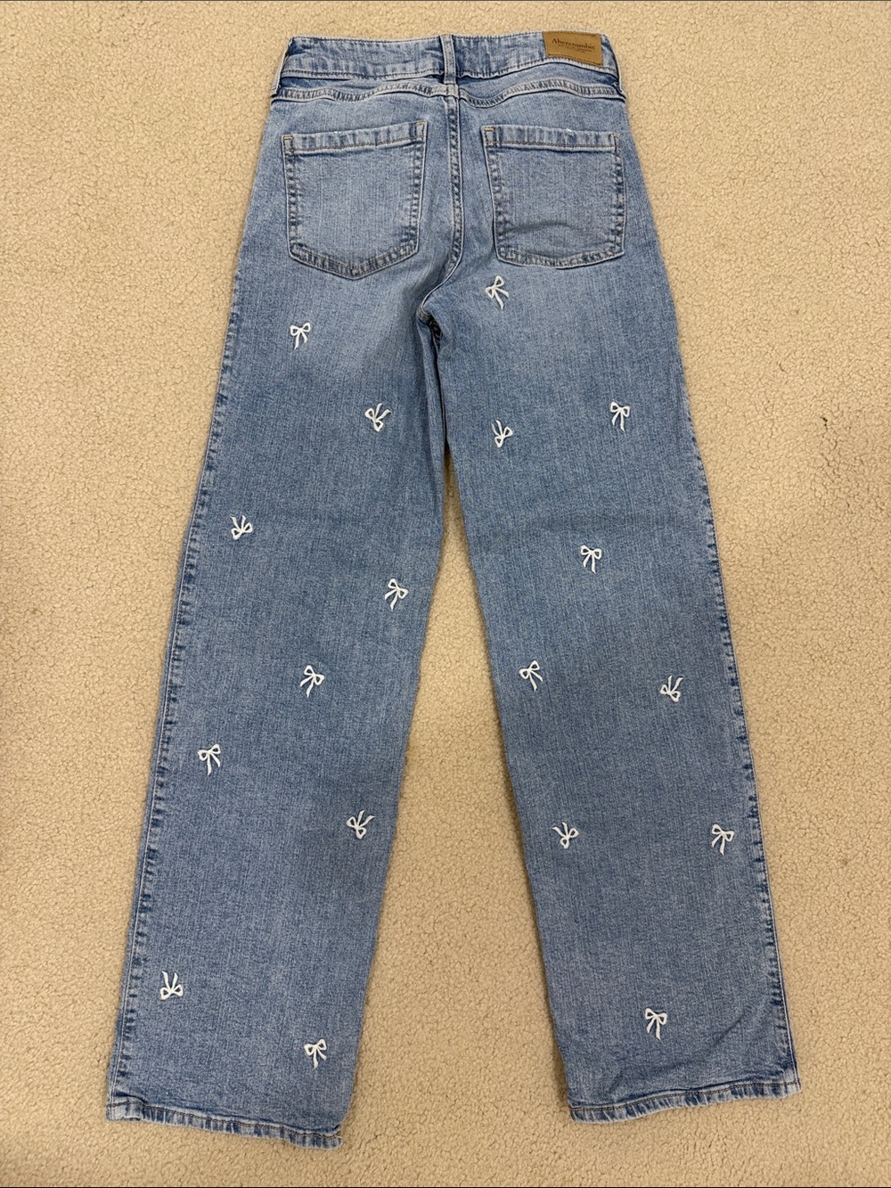 Abercrombie kids high rise wide leg Light Blue Embroidered Jeans - Picture 3 of 3